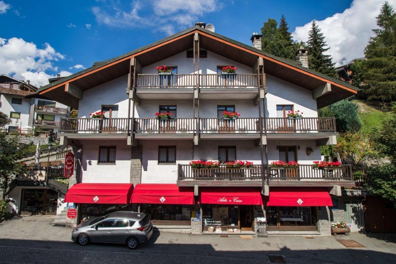 Hotel Meuble Meridiana Valtournenche Exterior foto